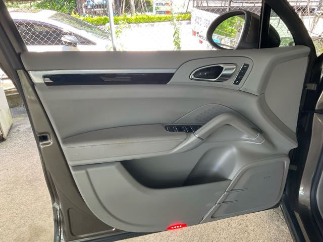 2013 PORSCHE CAYENNE 3.0L 9.1萬公里 柴油 全景天窗 BOSE PASM NT$380,000 有第三方認證，無待修、無泡水、無事故、三大保固  LINE:PT0974  #汽車#中古車#新車#原廠#代理商#貿易  第3張相片