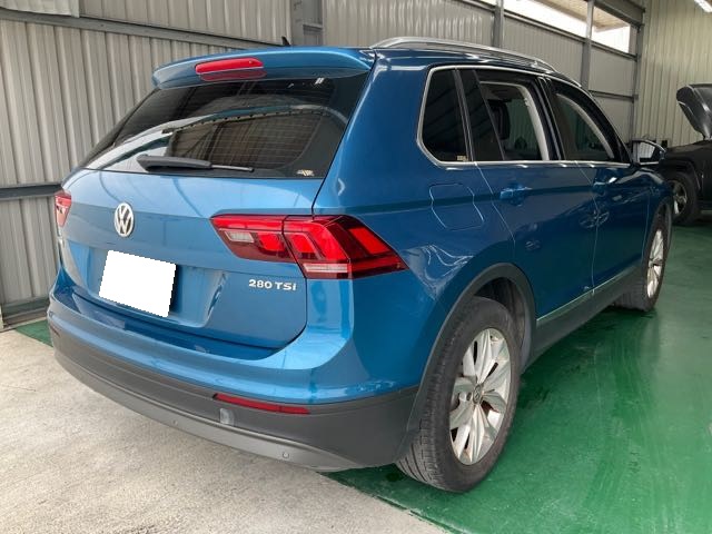 2017 福斯 tiguan 280tsi cl 1.4l 10萬公里 NT$240,000 有第三方認證，無待修、無泡水、無事故、三大保固  LINE:PT0974  #汽車#中古車#新車#原廠#代理商#貿易商#新古車#買車#賣車#五股  第7張相片