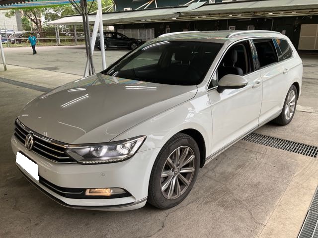 2017 福斯 PASSAT 旅行式小改款 1.8L 9.2萬公里 NT$300,000 有第三方認證，無待修、無泡水、無事故、三大保固  LINE:PT0974  #汽車#中古車#新車#原廠#代理商#貿易商#新古車#買車#賣車#五股#新北  第1張相片