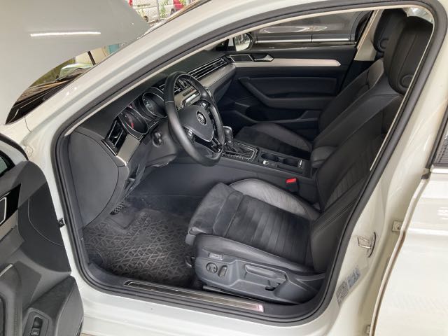2017 福斯 PASSAT 旅行式小改款 1.8L 9.2萬公里 NT$300,000 有第三方認證，無待修、無泡水、無事故、三大保固  LINE:PT0974  #汽車#中古車#新車#原廠#代理商#貿易商#新古車#買車#賣車#五股#新北  第2張相片