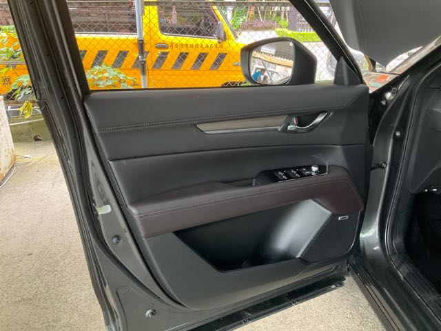 2019 MAZDA CX-5 旗艦版 2.5L 3.3萬公里 選配空力套件 NT$480,000 有第三方認證，無待修、無泡水、無事故、三大保固  LINE:PT0974  #汽車#中古車#新車#原廠#代理商#貿易商#新古車#買車#賣車#  第4張相片