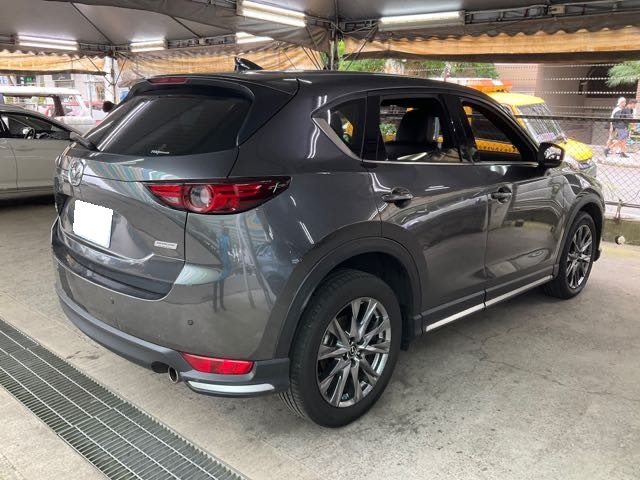 2019 MAZDA CX-5 旗艦版 2.5L 3.3萬公里 選配空力套件 NT$480,000 有第三方認證，無待修、無泡水、無事故、三大保固  LINE:PT0974  #汽車#中古車#新車#原廠#代理商#貿易商#新古車#買車#賣車#  第13張相片