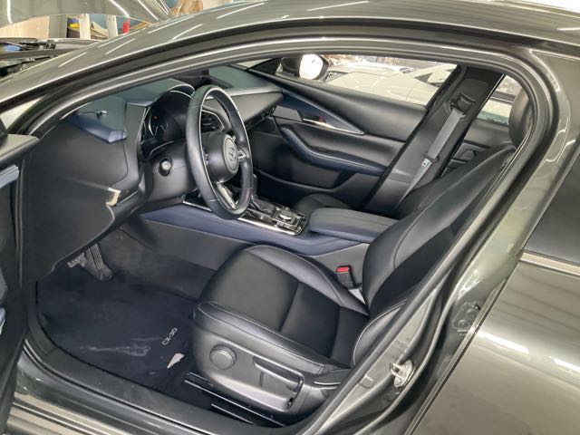 2019 MAZDA CX-30 頂級型 2.0L 5.6萬公里 NT$350,000 有第三方認證，無待修、無泡水、無事故、三大保固  LINE:PT0974  #汽車#中古車#新車#原廠#代理商#貿易商#新古車#買車#賣車#五股#新北市  第12張相片