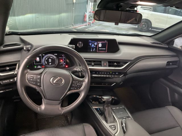 2020 LEXUS UX250H 2.0L 5.1萬公里 豪華版 NT$630,000 有第三方認證，無待修、無泡水、無事故、三大保固  LINE:PT0974  #汽車#中古車#新車#原廠#代理商#貿易商#新古車#買車#賣車#五股#新北  第2張相片