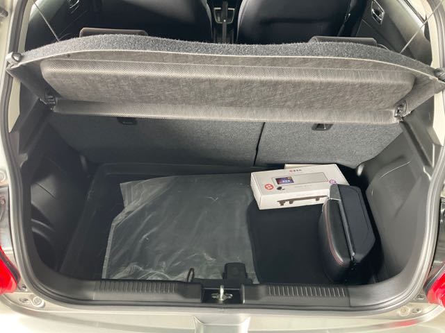 2018 Suzuki swift 1.0l 9.4萬公里 glx 銀 NT$210,000 有第三方認證，無待修、無泡水、無事故、三大保固  LINE:PT0974  #汽車#中古車#新車#原廠#代理商#貿易商#新古車#買車#賣車#五股  第7張相片