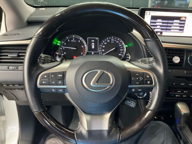2018 Lexus RX300 9.7萬公里 2.0L ACC 旗艦版 NT$900,000 有第三方認證，無待修、無泡水、無事故、三大保固  LINE:PT0974  #汽車#中古車#新車#原廠#代理商#貿易商#新古車#買車#賣車#五股  第9張相片