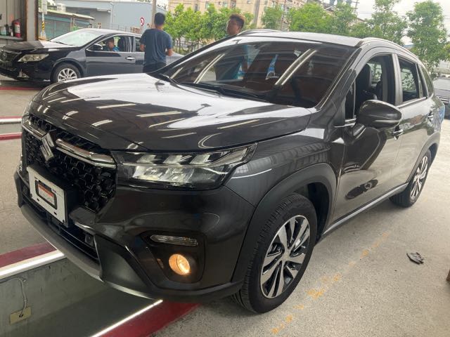 2022 SUZUKI SX4 1.4l 油電 3.2萬公里 2wd NT$430,000 有第三方認證，無待修、無泡水、無事故、三大保固  LINE:PT0974  #汽車#中古車#新車#原廠#代理商#貿易商#新古車#買車#賣車#五股  第1張相片