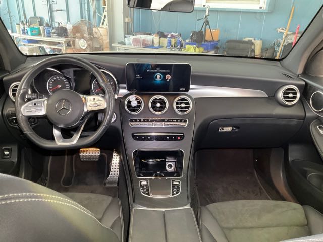 2019 BENZ GLC300 2.0L 4.2萬公里 4WD NT$1,190,000 有第三方認證，無待修、無泡水、無事故、三大保固  LINE:PT0974  #汽車#中古車#新車#原廠#代理商#貿易商#新古車#買車#賣車#五股  第2張相片