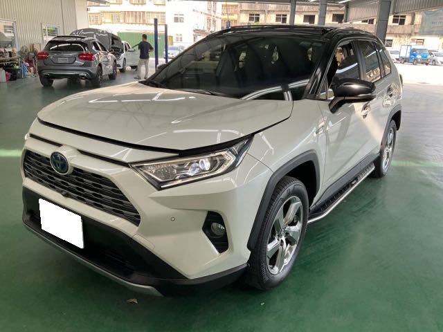 2020 TOYOTA RAV4 油電 2.5l 9.1萬公里 4WD 旗艦版 加裝數位TV NT$560,000 有第三方認證，無待修、無泡水、無事故、三大保固  LINE:PT0974  #汽車#中古車#新車#原廠#代理商#貿易商#新古  第1張相片