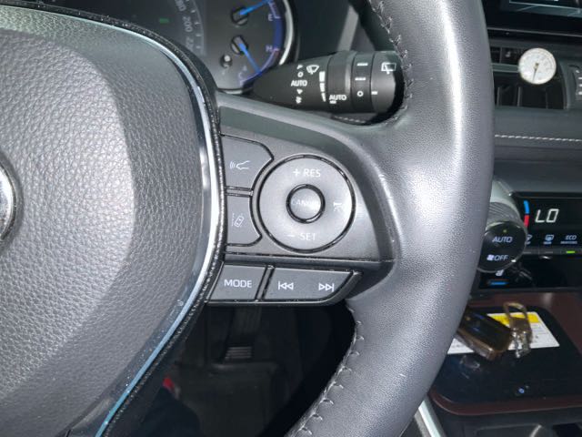 2020 TOYOTA RAV4 油電 2.5l 9.1萬公里 4WD 旗艦版 加裝數位TV NT$560,000 有第三方認證，無待修、無泡水、無事故、三大保固  LINE:PT0974  #汽車#中古車#新車#原廠#代理商#貿易商#新古  第3張相片