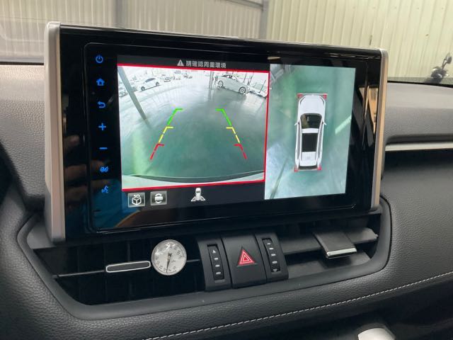 2020 TOYOTA RAV4 油電 2.5l 9.1萬公里 4WD 旗艦版 加裝數位TV NT$560,000 有第三方認證，無待修、無泡水、無事故、三大保固  LINE:PT0974  #汽車#中古車#新車#原廠#代理商#貿易商#新古  第4張相片