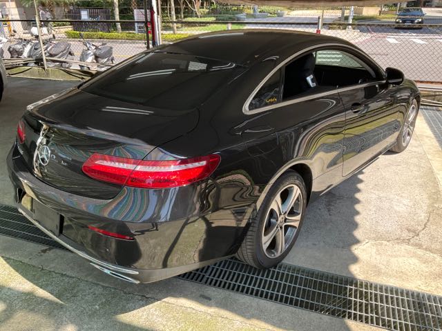 2019 Mercedes-Benz e200 2.0l 6萬公里 雙門 NT$980,000 有第三方認證，無待修、無泡水、無事故、三大保固  後視鏡盲點、停車輔助、ACC、沒有環景  LINE:PT0974  #汽車#中古車#新車#原廠  第2張相片