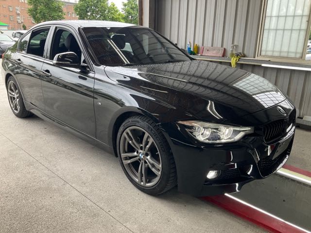 2018 BMW 320i 2.0l 8.7萬公里 m-sport NT$400,000 有第三方認證，無待修、無泡水、無事故、三大保固  後視鏡盲點、摸門、車道偏移、無ACC、環景  LINE:PT0974  #汽車#中古車#新車#原廠  第1張相片