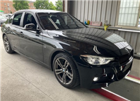 2018 BMW 320i 2.0l 8.7萬公里 m-sport NT$400,000 有第三方認證，無待修、無泡水、無事故、三大保固  後視鏡盲點、摸門、車道偏移、無ACC、環景  LINE:PT0974  #汽車#中古車#新車#原廠  第1張縮圖