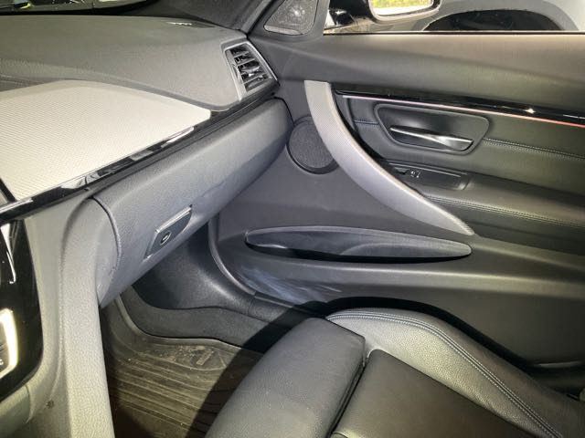 2018 BMW 320i 2.0l 8.7萬公里 m-sport NT$400,000 有第三方認證，無待修、無泡水、無事故、三大保固  後視鏡盲點、摸門、車道偏移、無ACC、環景  LINE:PT0974  #汽車#中古車#新車#原廠  第7張相片