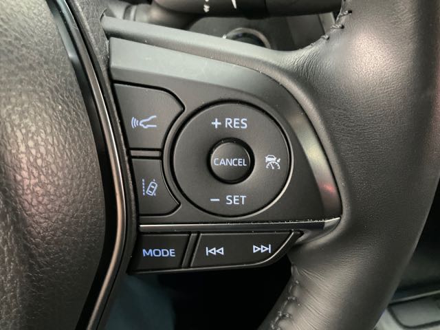 2022 TOYOTA CAMRY 尊爵版 2.0l 3.3萬公里 NT$500,000 有第三方認證，無待修、無泡水、無事故、三大保固  LINE:PT0974  #汽車#中古車#新車#原廠#代理商#貿易商#新古車#買車#賣車#五股#新北  第6張相片