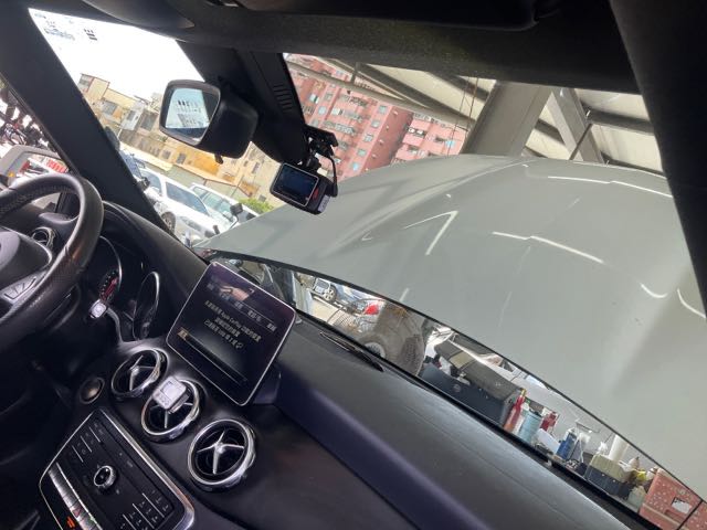 2018 BENZ GLA250 7.5萬公里 2.0L 4WD 天窗 NT$620,000 有第三方認證，無待修、無泡水、無事故、三大保固  LINE:PT0974  #汽車#中古車#新車#原廠#代理商#貿易商#新古車#買車#賣車#五股  第8張相片