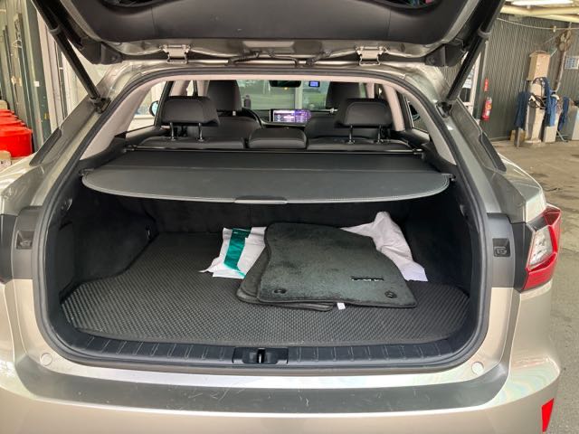 2016 LEXUS RX200T 頂級版 2.0L 12.8萬公里 NT$540,000 有第三方認證，無待修、無泡水、無事故、三大保固  LINE:PT0974  #汽車#中古車#新車#原廠#代理商#貿易商#新古車#買車#賣車#五股  第9張相片