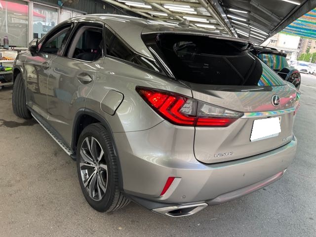 2016 LEXUS RX200T 頂級版 2.0L 12.8萬公里 NT$540,000 有第三方認證，無待修、無泡水、無事故、三大保固  LINE:PT0974  #汽車#中古車#新車#原廠#代理商#貿易商#新古車#買車#賣車#五股  第10張相片
