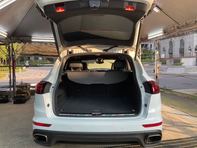 2017 PORSCHE CAYENNE 3.6L 7.2萬公里 NT$750,000 有第三方認證，無待修、無泡水、無事故、三大保固  LINE:PT0974  #汽車#中古車#新車#原廠#代理商#貿易商#新古車#買車#賣車#五股#新北市  第5張相片