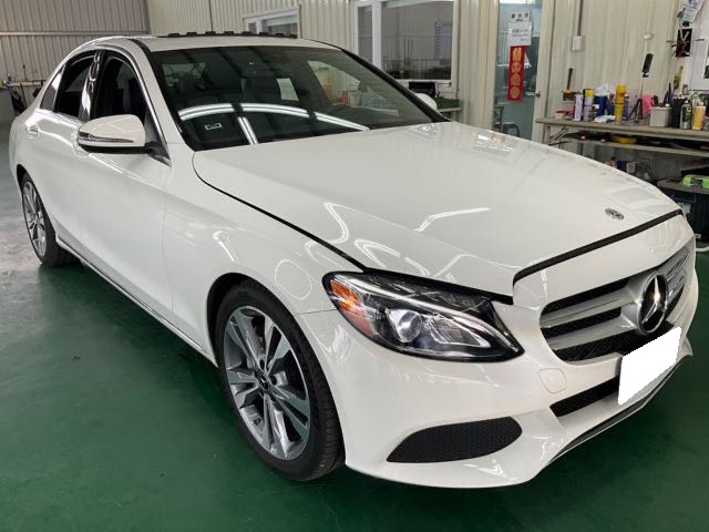2018 BENZ C300 2.0L 7.2萬公里 腳踢尾門、後視鏡盲點、天窗、摸門 NT$640,000 有第三方認證，無待修、無泡水、無事故、三大保固  LINE:PT0974  #汽車#中古車#新車#原廠#代理商#貿易商#新古車  第1張相片
