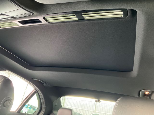 2018 BENZ C300 2.0L 7.2萬公里 腳踢尾門、後視鏡盲點、天窗、摸門 NT$640,000 有第三方認證，無待修、無泡水、無事故、三大保固  LINE:PT0974  #汽車#中古車#新車#原廠#代理商#貿易商#新古車  第2張相片