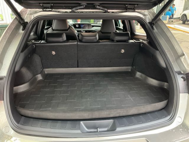 2020 LEXUS UX250H 2.0L 5萬公里 豪華版 後視鏡盲點、ACC、摸門 NT$620,000 有第三方認證，無待修、無泡水、無事故、三大保固  LINE:PT0974  #汽車#中古車#新車#原廠#代理商#貿易商#新古車  第5張相片