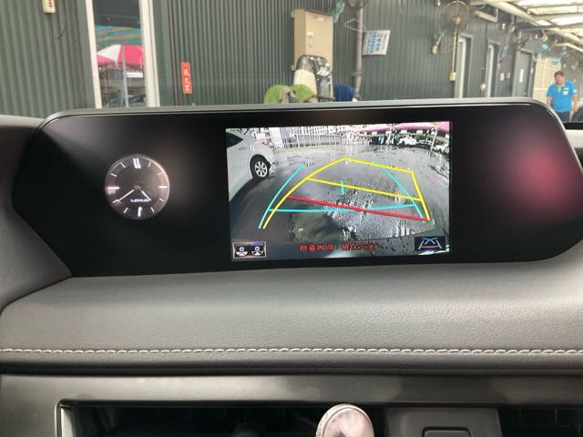 2020 LEXUS UX250H 2.0L 5萬公里 豪華版 後視鏡盲點、ACC、摸門 NT$620,000 有第三方認證，無待修、無泡水、無事故、三大保固  LINE:PT0974  #汽車#中古車#新車#原廠#代理商#貿易商#新古車  第8張相片