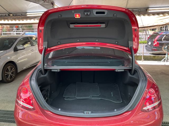 2017 Mercedes-Benz c200 2.0l 5.8萬公里 NT$350,000 有第三方認證，無待修、無泡水、無事故、三大保固  LINE:PT0974  #汽車#中古車#新車#原廠#代理商#貿易商#新古車#買車#賣車#五股  第8張相片