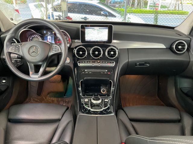 2017 Mercedes-Benz c200 2.0l 5.8萬公里 NT$350,000 有第三方認證，無待修、無泡水、無事故、三大保固  LINE:PT0974  #汽車#中古車#新車#原廠#代理商#貿易商#新古車#買車#賣車#五股  第10張相片