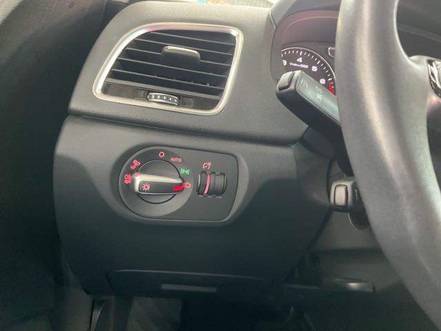 2018 AUDI Q3 30TFSI 1.4L 4.5萬公里 NT$300,000 有第三方認證，無待修、無泡水、無事故、三大保固  LINE:PT0974  #汽車#中古車#新車#原廠#代理商#貿易商#新古車#買車#賣車#五股#新北市  第4張相片