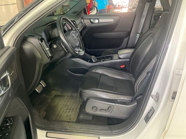 2018 VOLVO XC40 2.0L 11.2萬公里 T5 R-Design NT$460,000 有第三方認證，無待修、無泡水、無事故、三大保固  LINE:PT0974  #汽車#中古車#新車#原廠#代理商#貿易商#新古車#買車  第4張相片