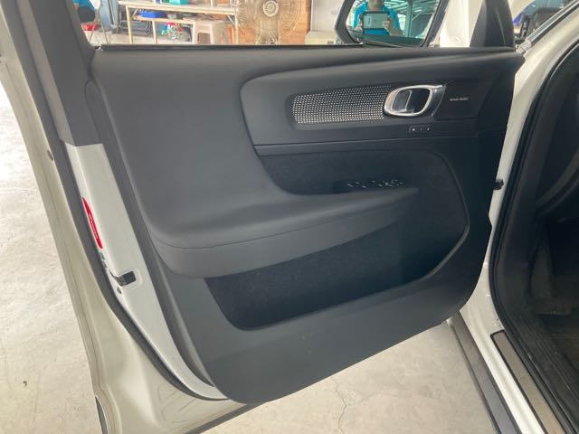 2018 VOLVO XC40 2.0L 11.2萬公里 T5 R-Design NT$460,000 有第三方認證，無待修、無泡水、無事故、三大保固  LINE:PT0974  #汽車#中古車#新車#原廠#代理商#貿易商#新古車#買車  第5張相片