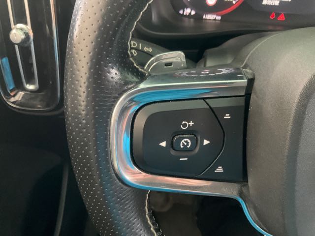 2018 VOLVO XC40 2.0L 11.2萬公里 T5 R-Design NT$460,000 有第三方認證，無待修、無泡水、無事故、三大保固  LINE:PT0974  #汽車#中古車#新車#原廠#代理商#貿易商#新古車#買車  第6張相片