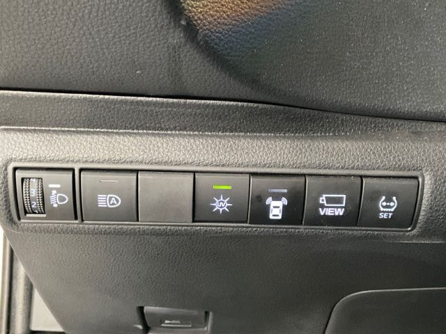 2022 Toyota altis 1.8l 4.1萬公里 尊爵版 acc NT$390,000 有第三方認證，無待修、無泡水、無事故、三大保固  LINE:PT0974  #汽車#中古車#新車#原廠#代理商#貿易商#新古車#買車#賣車  第5張相片