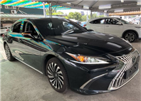 2022 LEXUS ES200 2.0L 5.3萬公里 豪華版 NT$800,000 有第三方認證，無待修、無泡水、無事故、三大保固  LINE:PT0974  #汽車#中古車#新車#原廠#代理商#貿易商#新古車#買車#賣車#五股#新北市  第1張縮圖