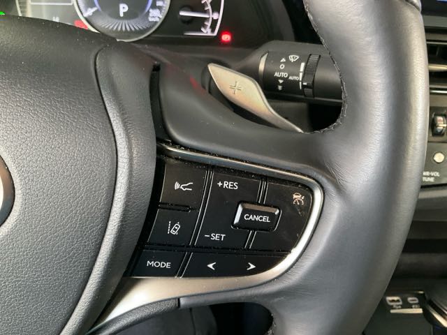 2022 LEXUS ES200 2.0L 5.3萬公里 豪華版 NT$800,000 有第三方認證，無待修、無泡水、無事故、三大保固  LINE:PT0974  #汽車#中古車#新車#原廠#代理商#貿易商#新古車#買車#賣車#五股#新北市  第8張相片