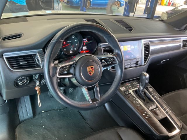 2017 Porsche macan 2.0l 7.7萬公里 NT$700,000 有第三方認證，無待修、無泡水、無事故、三大保固   LINE:PT0974   #汽車#中古車#新車#原廠#代理商#貿易商#新古車#買車#賣車#五股#新北市  第4張相片