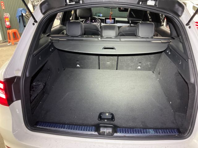 2018 BENZ GLC250 2.0L 9.2萬公里 總代理 NT$730,000 有第三方認證，無待修、無泡水、無事故、三大保固   腳踢尾門、天窗、後視鏡盲點、摸門、環景  LINE:PT0974  #汽車#中古車#新車#二手車#車  第5張相片