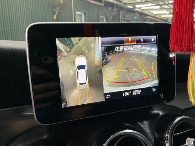 2018 BENZ GLC250 2.0L 9.2萬公里 總代理 NT$730,000 有第三方認證，無待修、無泡水、無事故、三大保固   腳踢尾門、天窗、後視鏡盲點、摸門、環景  LINE:PT0974  #汽車#中古車#新車#二手車#車  第9張相片