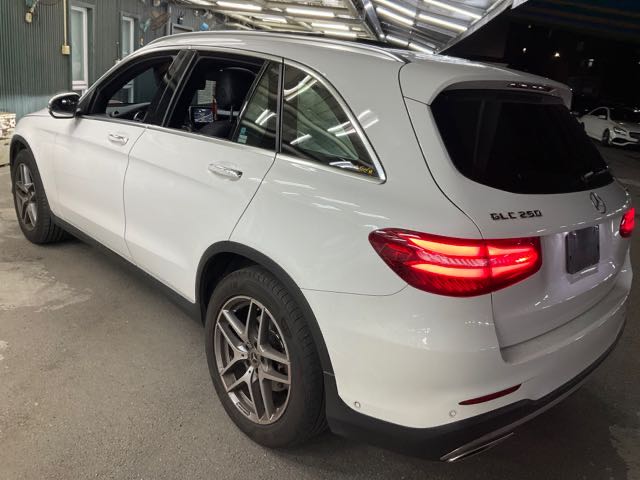 2018 BENZ GLC250 2.0L 9.2萬公里 總代理 NT$730,000 有第三方認證，無待修、無泡水、無事故、三大保固   腳踢尾門、天窗、後視鏡盲點、摸門、環景  LINE:PT0974  #汽車#中古車#新車#二手車#車  第10張相片