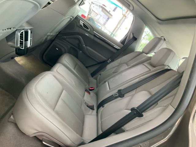 2013 PORSCHE CAYENNE 3.0l 9.1萬公里 柴油 全景天窗 bose pasm NT$380,000  第5張相片