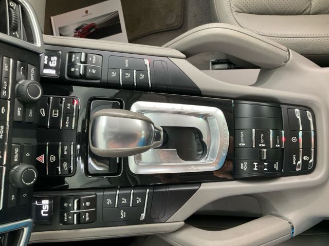 2013 PORSCHE CAYENNE 3.0l 9.1萬公里 柴油 全景天窗 bose pasm NT$380,000  第9張相片