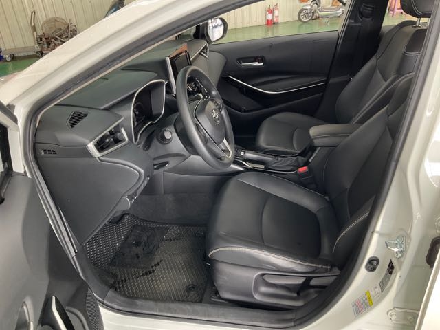 2021 TOYOTA Altis 1.8l 豪華版 5.1萬公里 acc NT$250,000 有第三方認證，無待修、無泡水、無事故、三大保固   LINE:PT0974   #汽車#中古車#新車#原廠#代理商#貿易商#新古車#買車#賣車  第10張相片