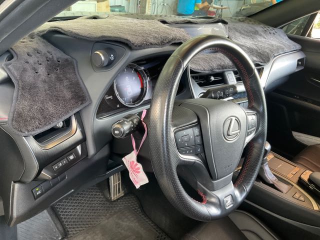 2019 Lexus ux200 f版 2.0l 10.3萬公里 acc NT$530,000 有第三方認證，無待修、無泡水、無事故、三大保固   LINE:PT0974   #汽車#中古車#新車#原廠#代理商#貿易商#新古車#買車#賣車  第3張相片