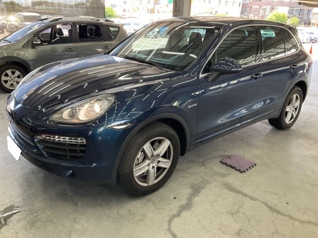 2012 PORSCHE Cayenne 油電 3.0l 8.7萬公里 NT$500,000 有第三方認證，無待修、無泡水、無事故、三大保固   LINE:PT0974   #汽車#中古車#新車#原廠#代理商#貿易商#新古車#買車#賣車  第3張相片