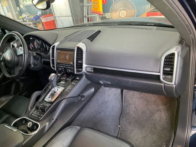 2012 PORSCHE Cayenne 油電 3.0l 8.7萬公里 NT$500,000 有第三方認證，無待修、無泡水、無事故、三大保固   LINE:PT0974   #汽車#中古車#新車#原廠#代理商#貿易商#新古車#買車#賣車  第6張相片