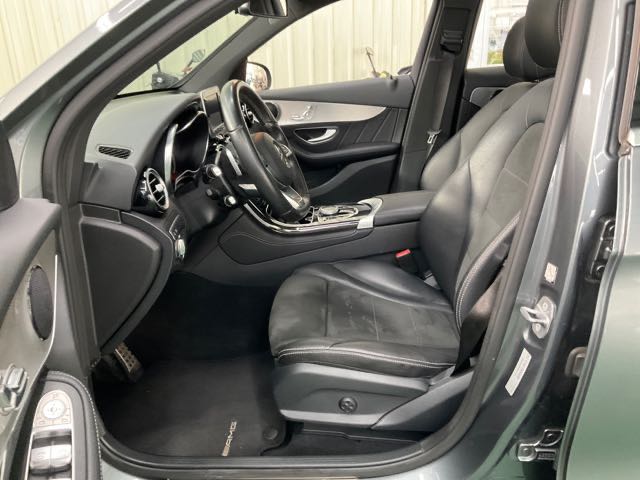 2017 BENZ GLC250 2.0l 12.4萬公里 天窗 沒acc可加裝，4wd NT$680,000 有第三方認證，無待修、無泡水、無事故、三大保固   LINE:PT0974   #汽車#中古車#新車#原廠#代理商#貿易商  第3張相片