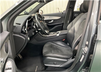 2017 BENZ GLC250 2.0l 12.4萬公里 天窗 沒acc可加裝，4wd NT$680,000 有第三方認證，無待修、無泡水、無事故、三大保固   LINE:PT0974   #汽車#中古車#新車#原廠#代理商#貿易商  第3張縮圖