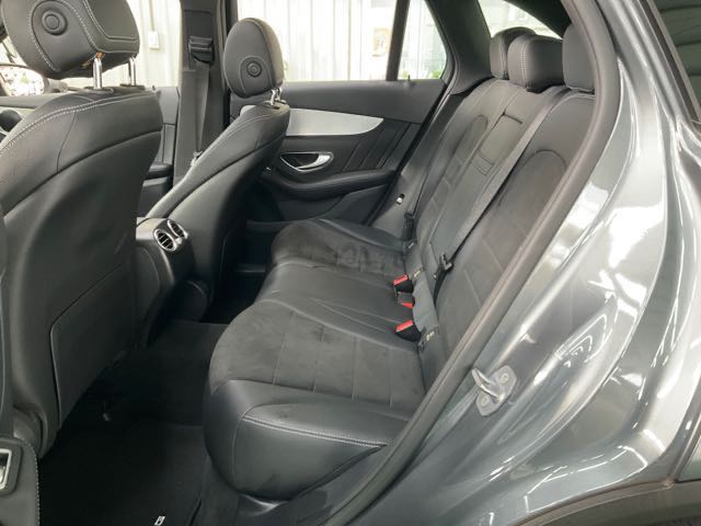 2017 BENZ GLC250 2.0l 12.4萬公里 天窗 沒acc可加裝，4wd NT$680,000 有第三方認證，無待修、無泡水、無事故、三大保固   LINE:PT0974   #汽車#中古車#新車#原廠#代理商#貿易商  第4張相片